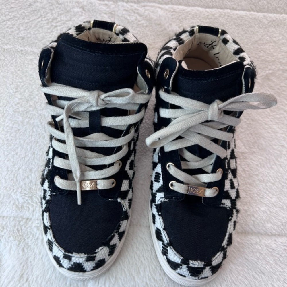 Kim & Zozi Womens Jagger B/W Hightop Sneakers shoes size 6